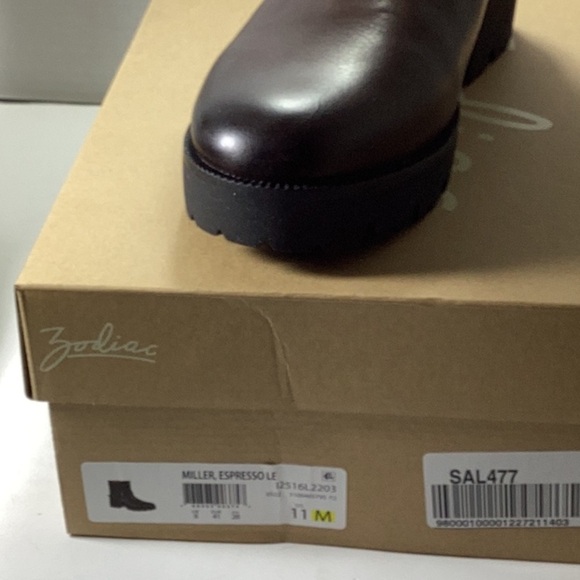 Zodiac Miller Bootie - Picture 10 of 10